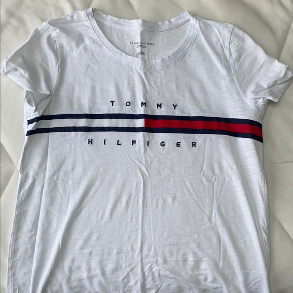 TOMMY HILFIGER white t-shirt